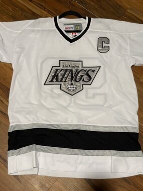 New CCM Gretzky White Hockey Jersey with Red Canadian Flag Tag sz 56